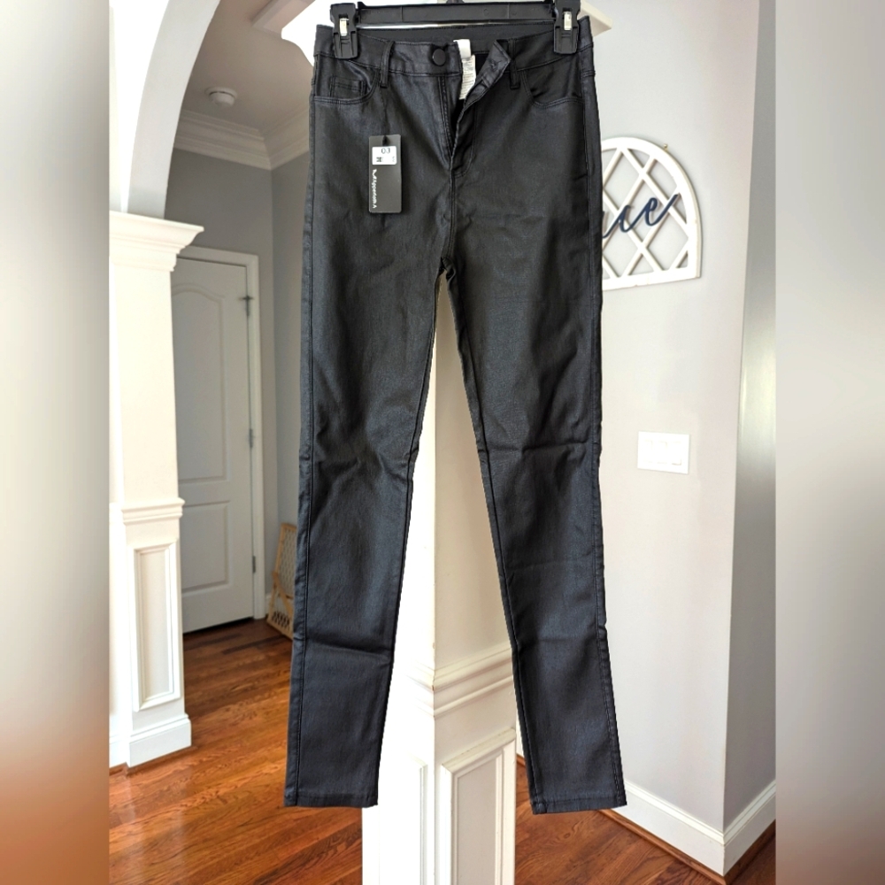 Women's faux leather skinny pants